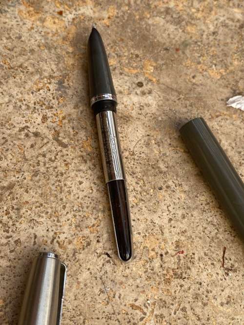 vintage Parker fountain Pen 21  made in USA gun metal grey