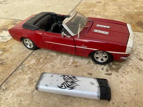 maisto 1/24 1986 Chevrolet Camara SS 396 convertible red
