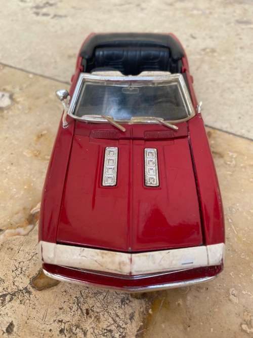 maisto 1/24 1986 Chevrolet Camara SS 396 convertible red