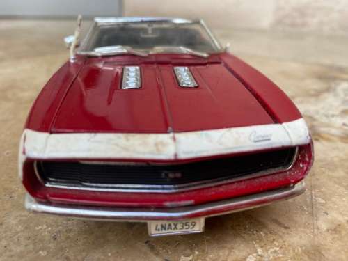 maisto 1/24 1986 Chevrolet Camara SS 396 convertible red
