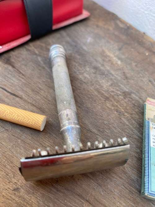 vintage sheffield wardonia 3 piece razor made in UK