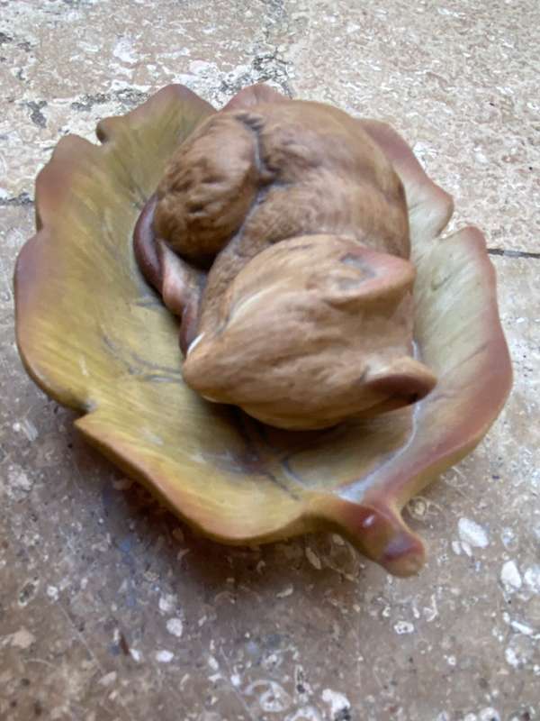 Vintage porcelain Akita chipmunk mouse sleeping  on leaf hand painted Japan numbered