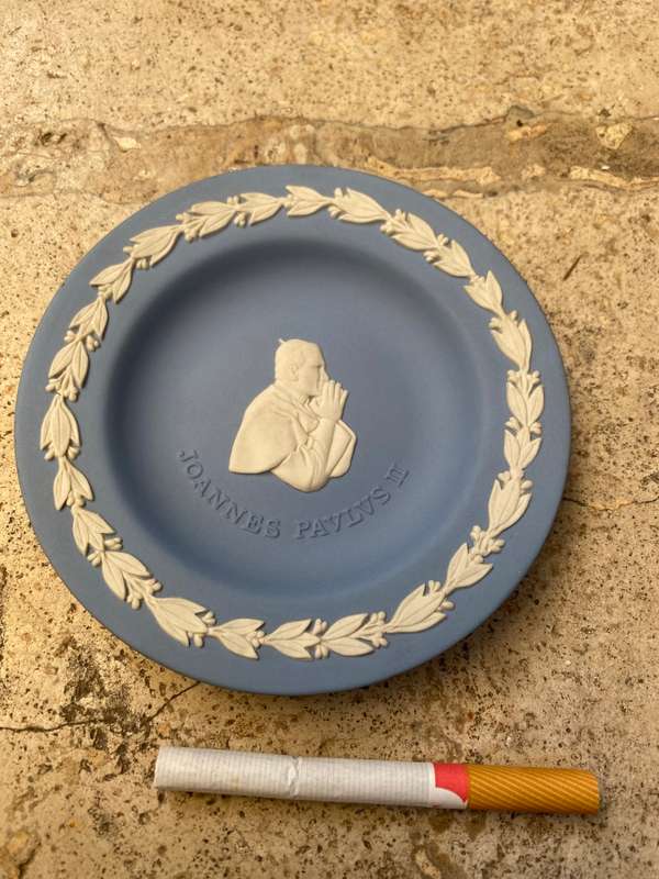 Wedgewood blue Joannes Pavlvs round pin dish plate
