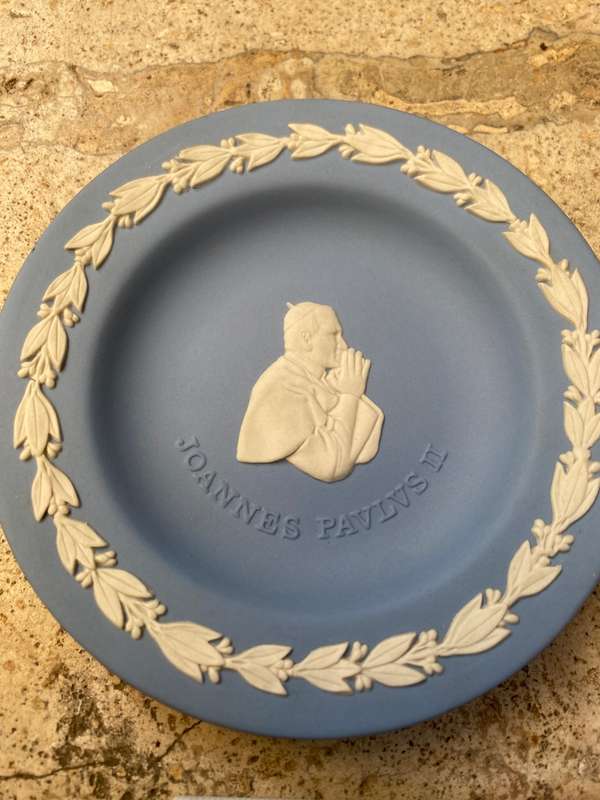 Wedgewood blue Joannes Pavlvs round pin dish plate