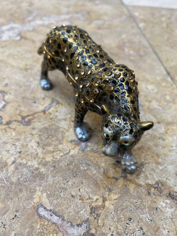 Leopard hinged trinket box