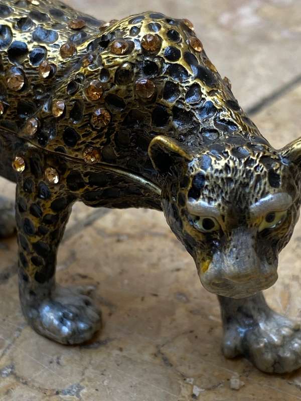 Leopard hinged trinket box
