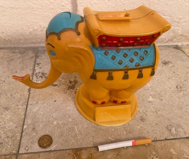 VINTAGE SYLVESTER ELEPHANT PLAY N SAVE MECHANICAL BANK