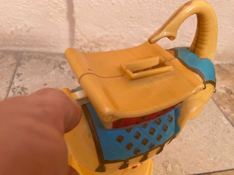 VINTAGE SYLVESTER ELEPHANT PLAY N SAVE MECHANICAL BANK