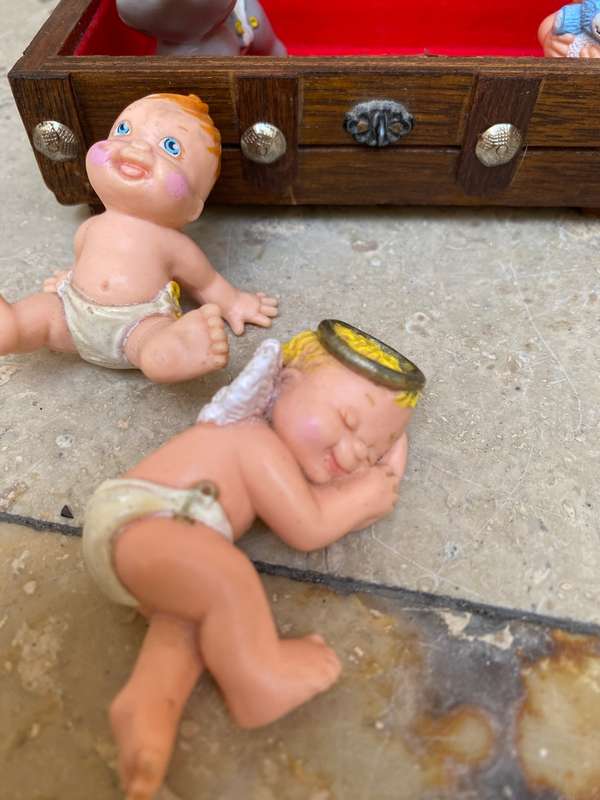 Vintage magic diaper baby babies lot of 4 in wooden treasure chest 1991