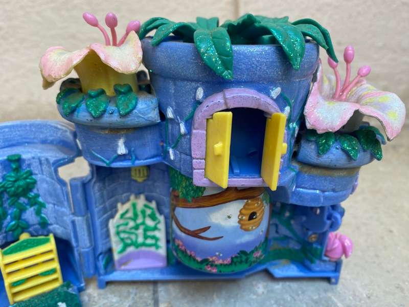 Vintage polly pocket Chateau du jardin 1996 play set