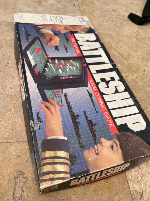 milton bradley vintage Battleship board game  1990 made in USA