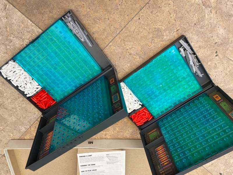 milton bradley vintage Battleship board game  1990 made in USA