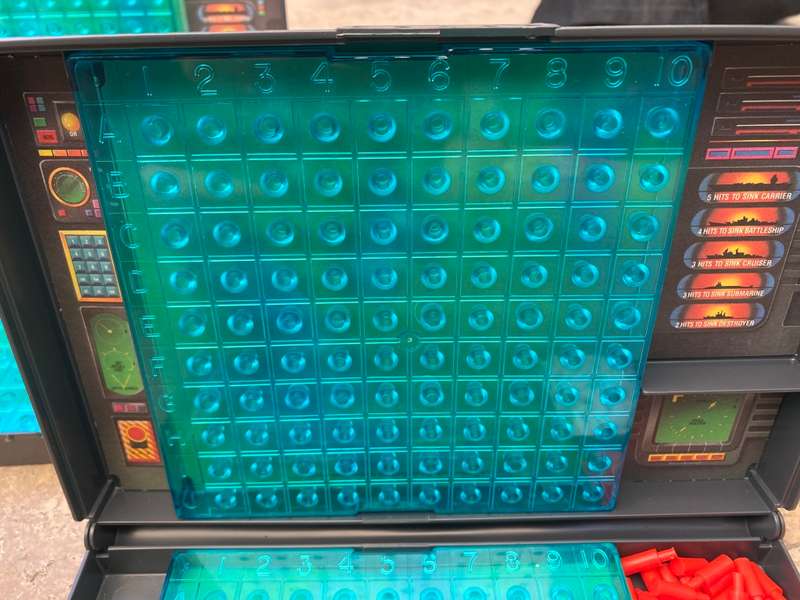 milton bradley vintage Battleship board game  1990 made in USA