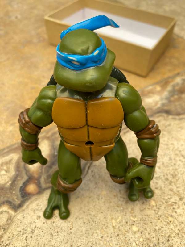 2002 Mirage Studios Playmates teenage turtle Leonardo action figure + Shellraiser vehicle 2012