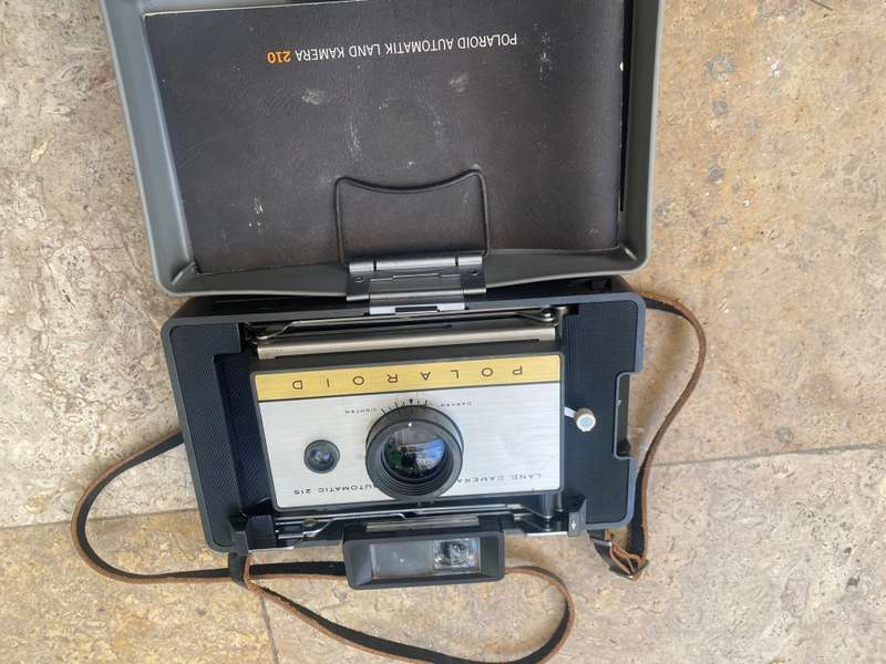 Vintage Polaroid land camera 215 in travel case