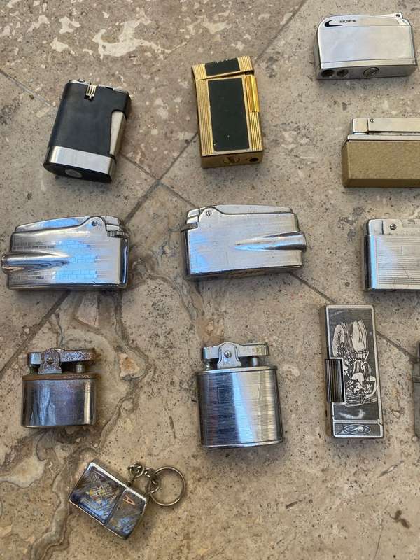 Vintage lighter lot of 25 units
