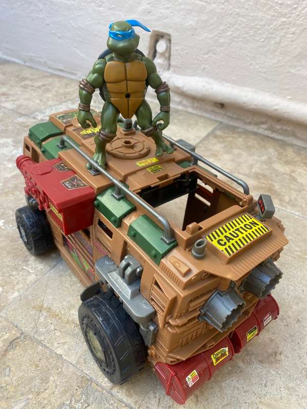 2002 Mirage Studios Playmates teenage turtle Leonardo action figure + Shellraiser vehicle 2012