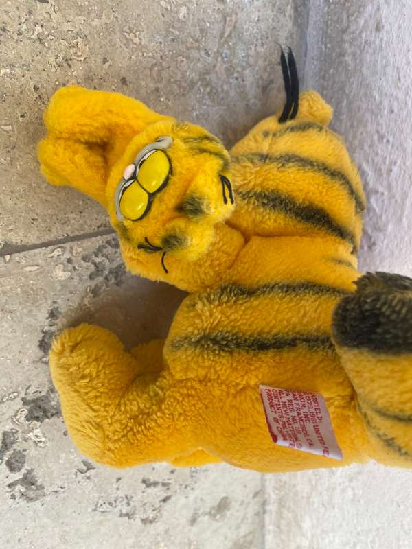 Garfield doll pair UFS