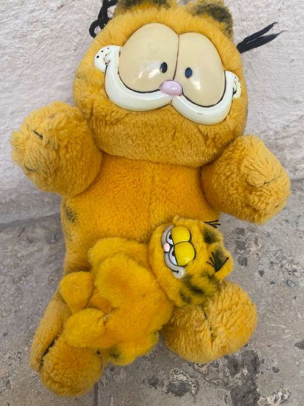 Garfield doll pair UFS