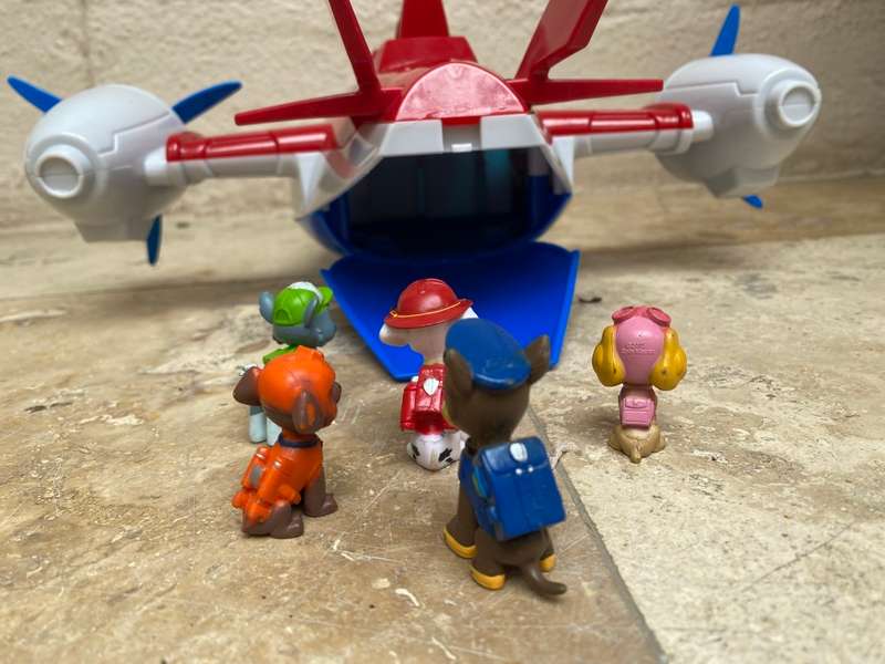 Paw patrol air patroller plane  with pup figure buddies  lot of 5