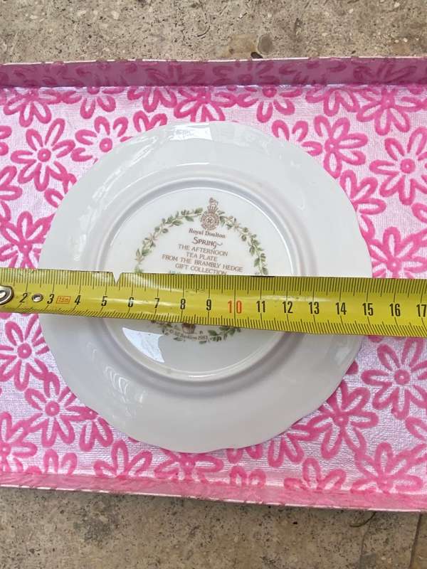 Royal Doulton Brambley Hedge Summer series porcelain bread plate