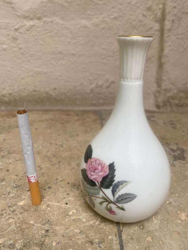 Wedgwood Hathaway Rose Bud Vase bone china