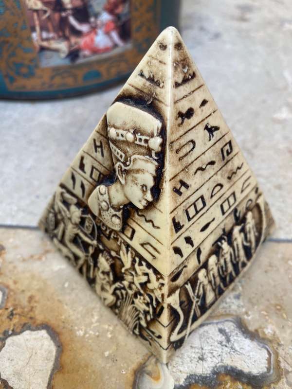 Vintage Egypt pharaoh pyramid pair stone