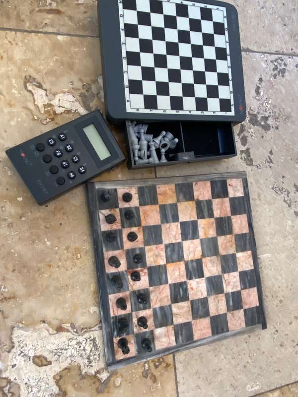 Vintage Novag escort computed chess set sold as spares  with granite board