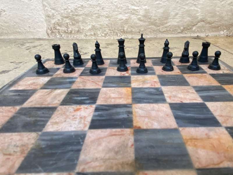 Vintage Novag escort computed chess set sold as spares  with granite board