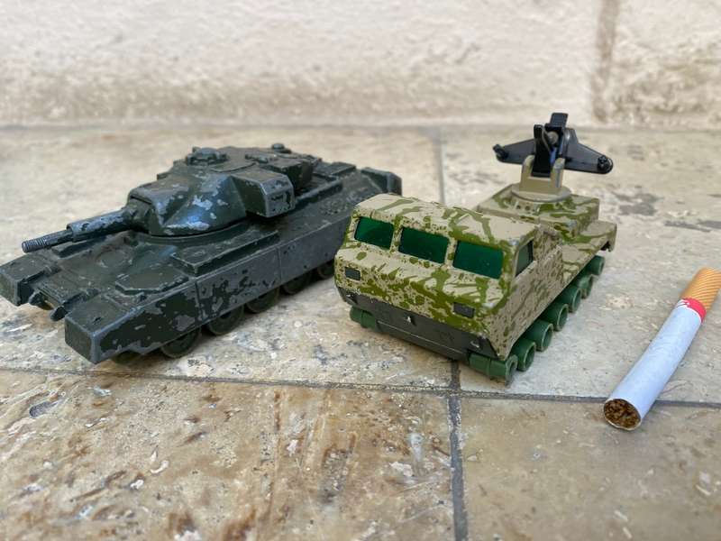 Vintage army matchbox Lesney battle kings hawk launcher and corgi chieftain tank