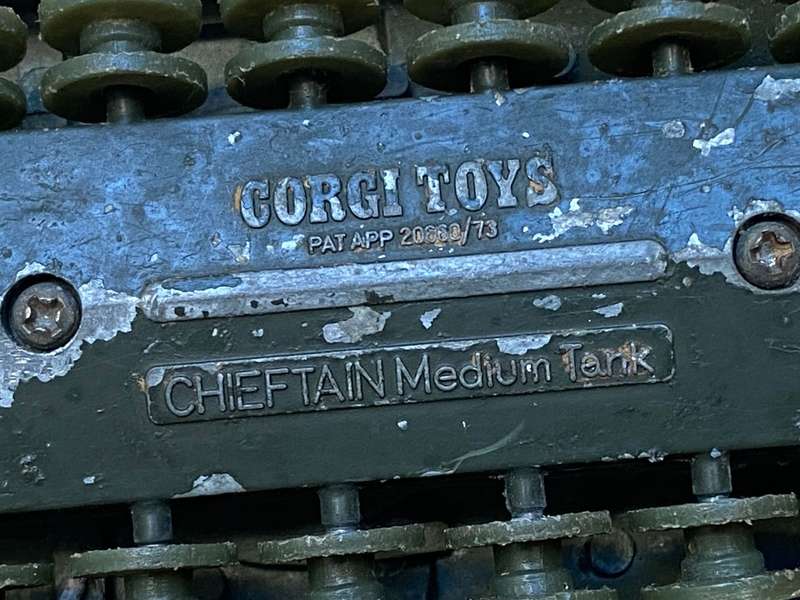 Vintage army matchbox Lesney battle kings hawk launcher and corgi chieftain tank