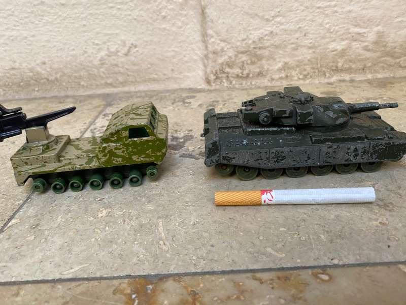 Vintage army matchbox Lesney battle kings hawk launcher and corgi chieftain tank