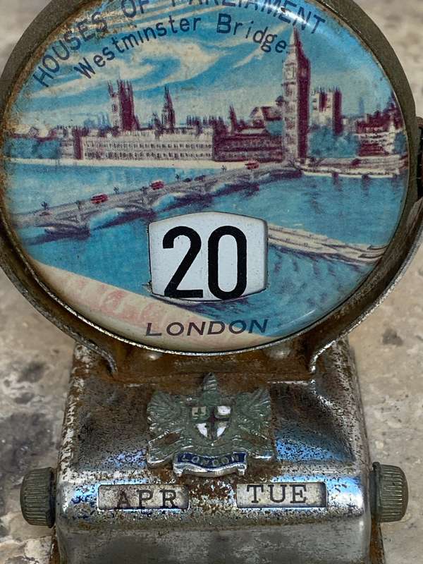 Vintage perpetual calendar flip date souvenir London chrome metal