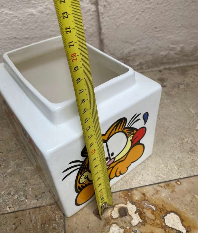 Vintage animated Garfield porcelain cookie jar no lid