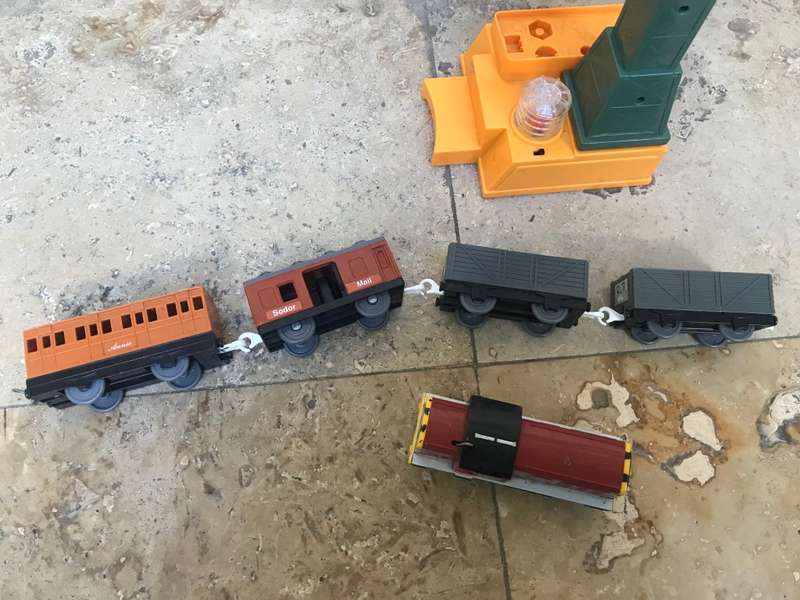 tomy the train cranky the crane gullane thomas 2002 salty the train Annie sodor mail plus 2