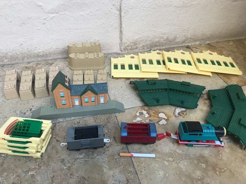 Vintage Tomy train station SET 2006 Sold as spares