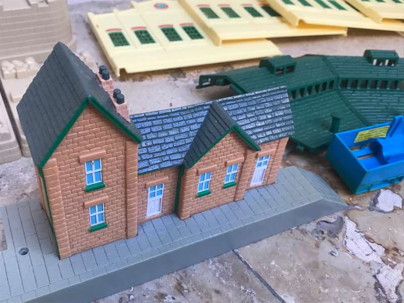 Vintage Tomy train station SET 2006 Sold as spares