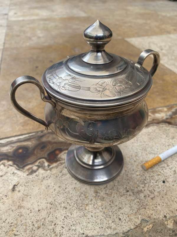 Vintage doubled handled sugar bowl with lid silver plate