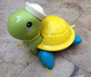 VINTAGE 1977 FISHER-PRICE Classic TAG ALONG TURTLE #644