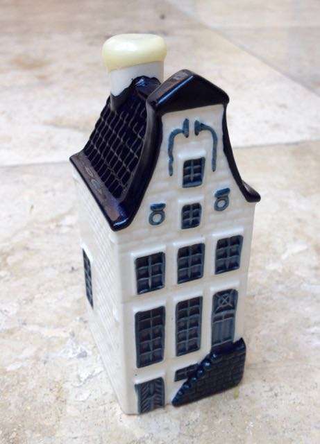 SEALED BLUE DELFT'S KLM BOLS HOUSE ( No 9 )