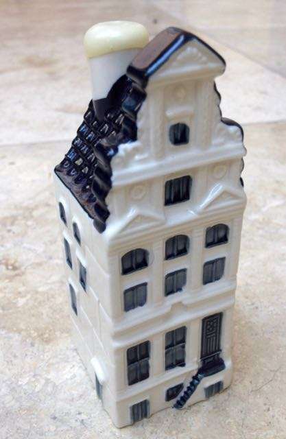 SEALED BLUE DELFT'S KLM BOLS HOUSE ( No 69 )