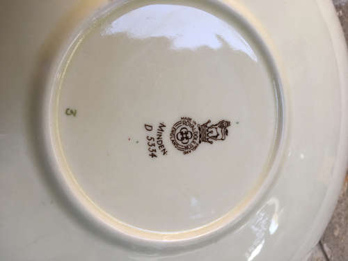 Royal Doulton Minden D5334 , cake plate size 3