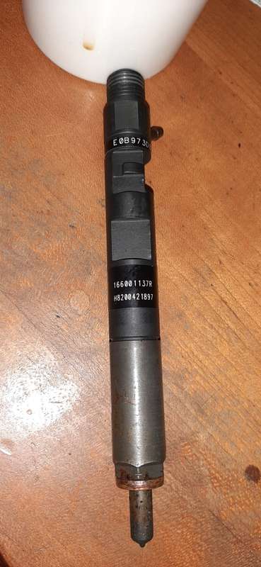 Renault / Nissan 1.5 dci injectors 166001137R