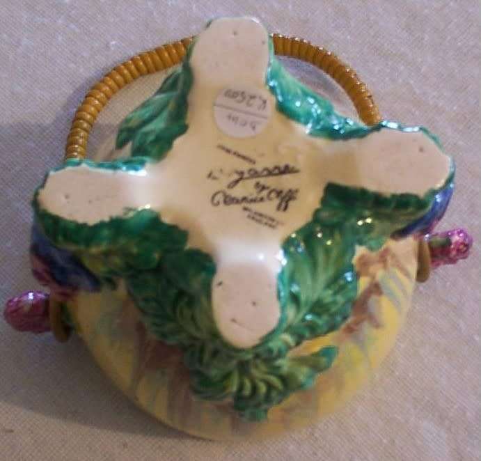 Clarice Cliff `BIZARRE`, ` My Garden` pattern biscuit barrel (cookie jar)