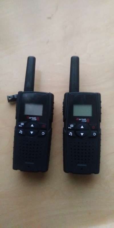 Zartek - COM8 Twin Pack Two Way Radios / baby monitor - Black
