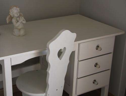 DESK & CHAIR 4 u'r little girls room / doll house! **R1, no res**