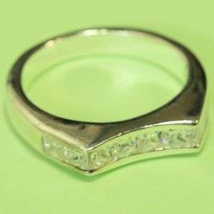 925 sterling silver ring with lab diamonds: ring size 7
