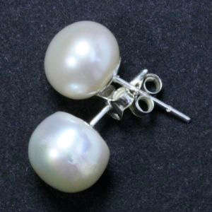 Solid 925 Sterling Silver & Natural Pearl earrings 10mm + 2.40g