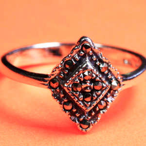 Solid 925 Sterling Silver & Marcazite ring size 7# + 3.54g