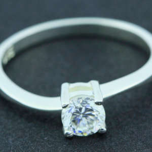 Solid 925 Sterling Silver & CZ ring size 6# + 1.81g